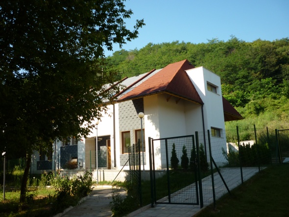 03_Moyat_dom_v_Mezdra_Zashtiteno jilishte